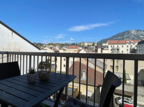 Studio lumineux avec balcon et parking - Animaux acceptés - FR-1-555-93
